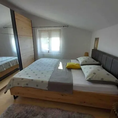 Mit Whirlpool By Interhome Apartamento Krneza