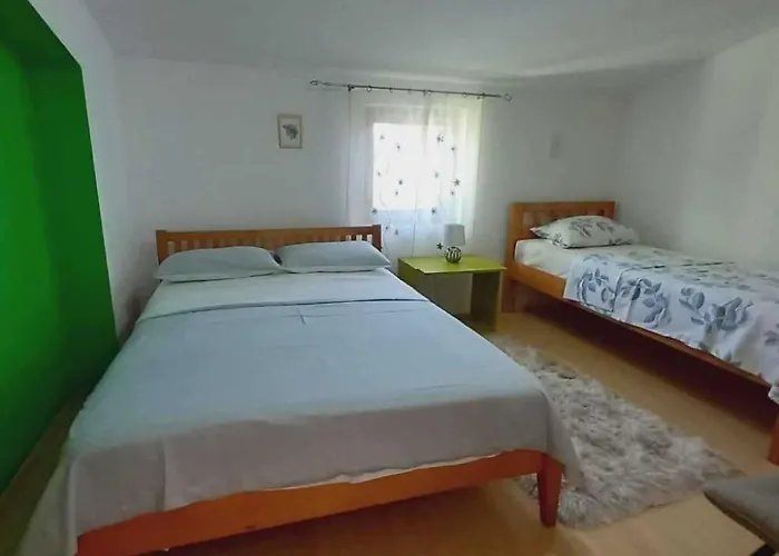 Mit Whirlpool By Interhome דירה Krneza
