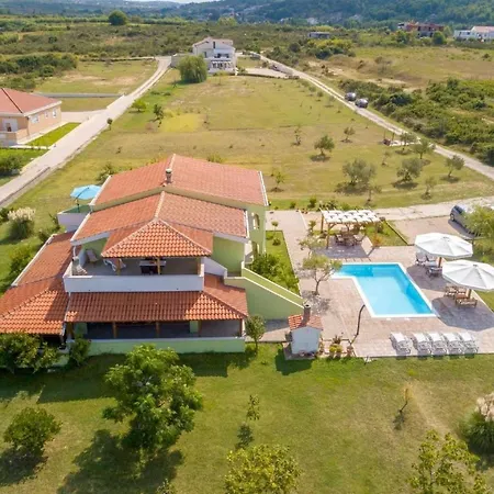 Apartmán Mit Whirlpool By Interhome