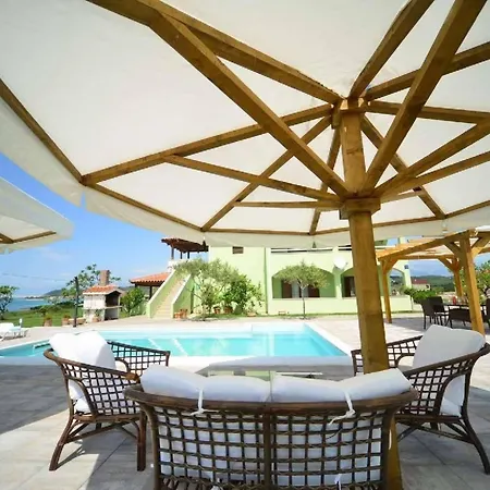 Mit Whirlpool By Interhome