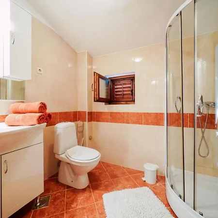Mit Whirlpool By Interhome Krneza